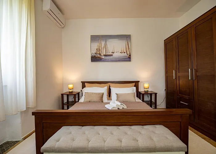 Frane Villa