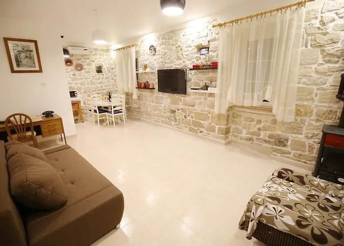 Frane Villa *
