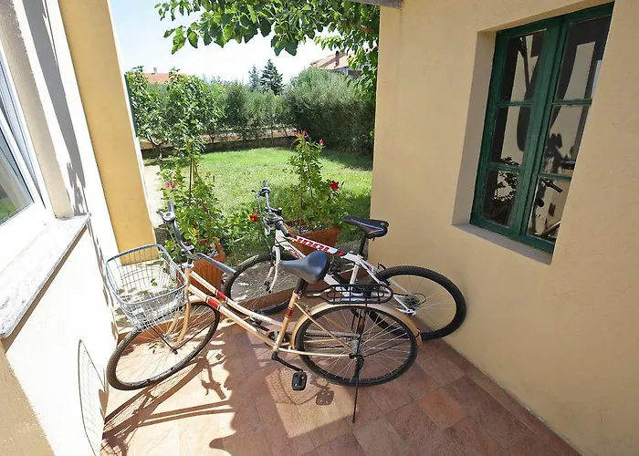 Frane Villa *